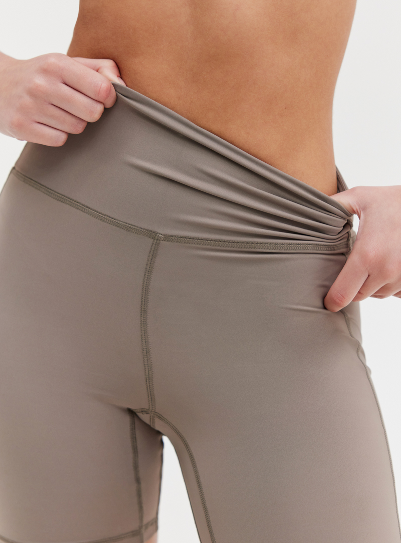 WILD MUSE SHORTS - GREY