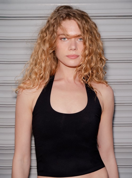  BASIC HALTER NECK TOP - BLACK